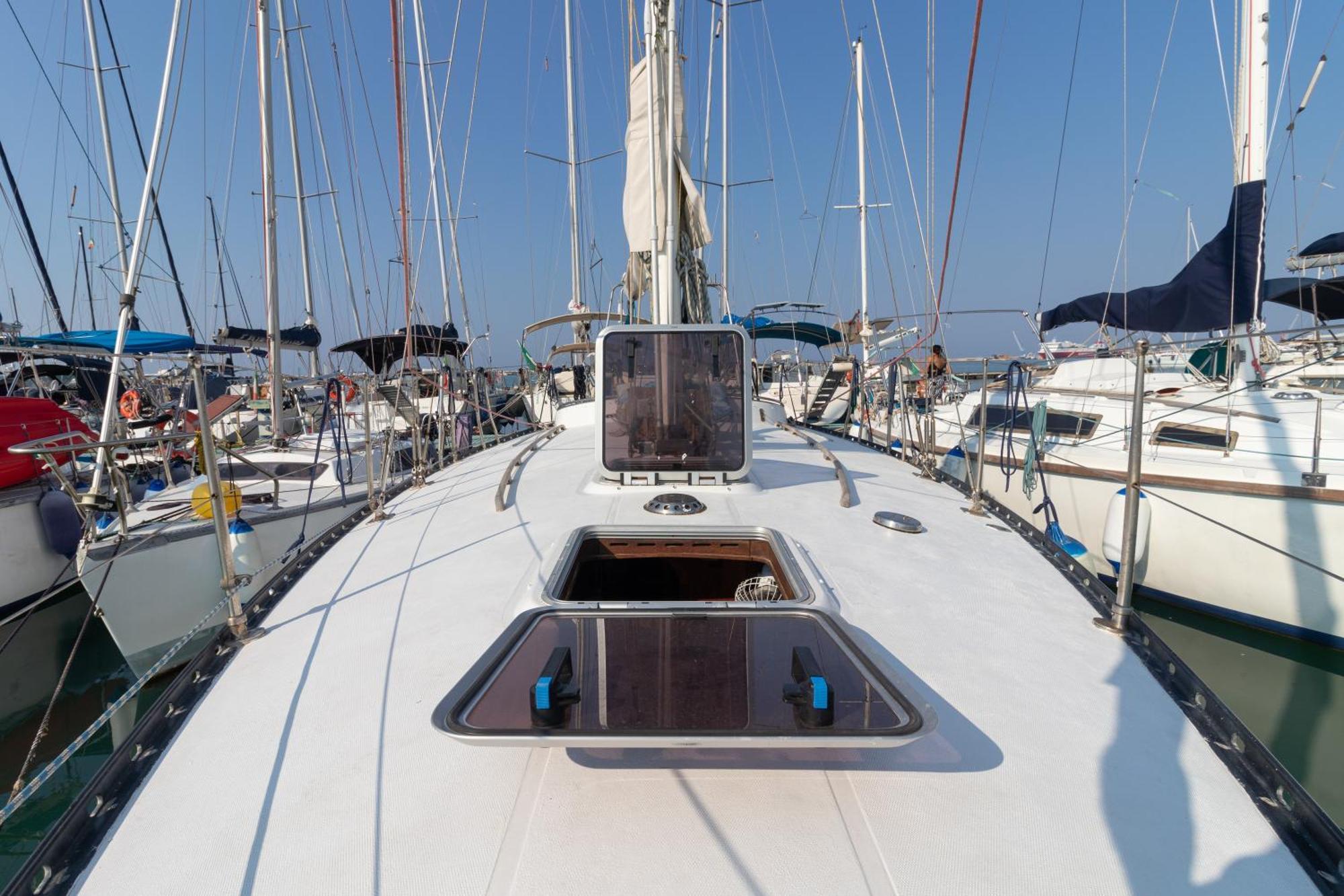 Quo Vadis Yacht Hotel Bari Exterior photo